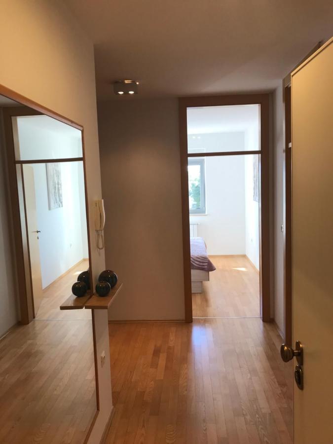 Apartment Angela With Private Garage Slot بولا المظهر الخارجي الصورة
