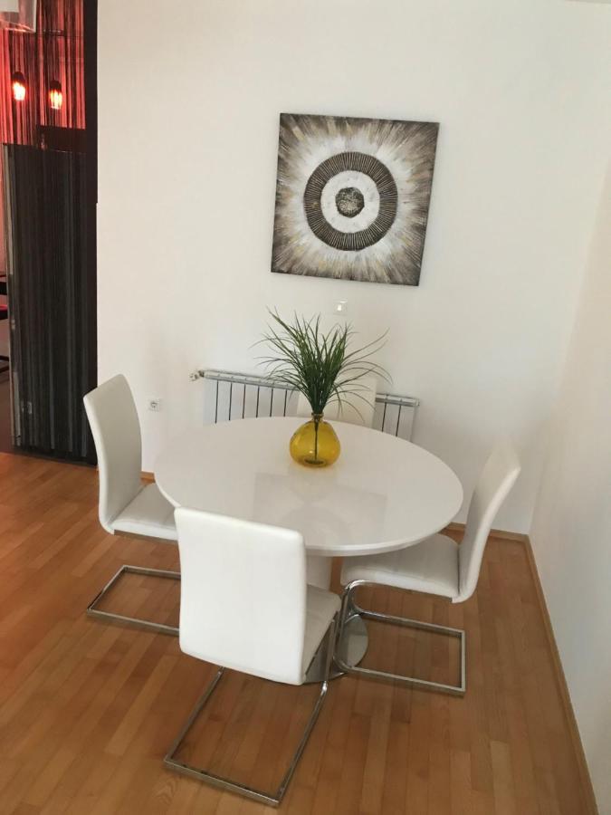 Apartment Angela With Private Garage Slot بولا المظهر الخارجي الصورة