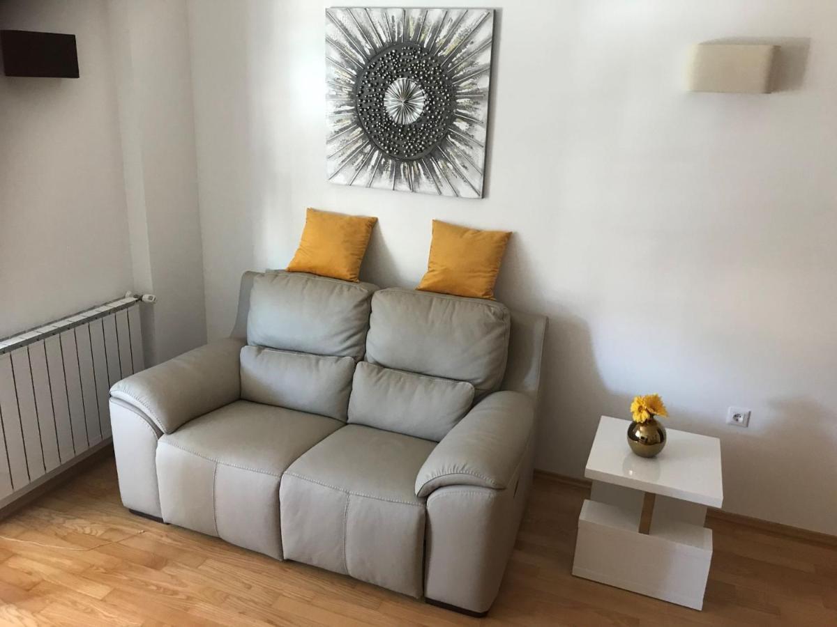 Apartment Angela With Private Garage Slot بولا المظهر الخارجي الصورة