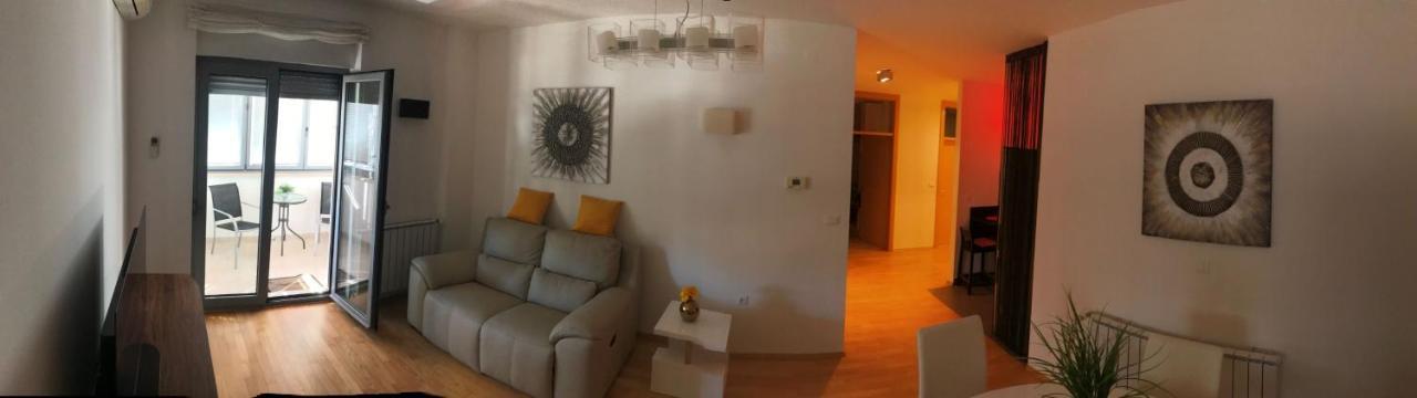 Apartment Angela With Private Garage Slot بولا المظهر الخارجي الصورة