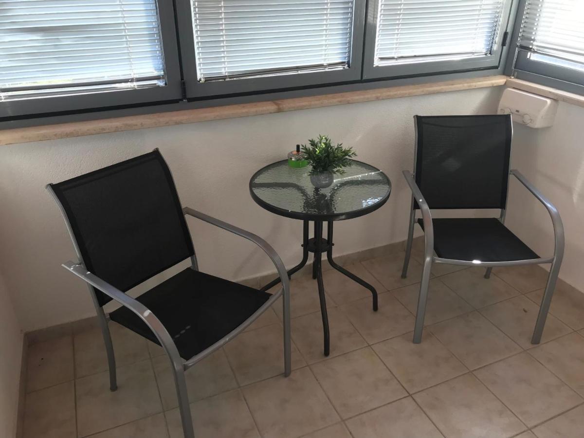 Apartment Angela With Private Garage Slot بولا المظهر الخارجي الصورة