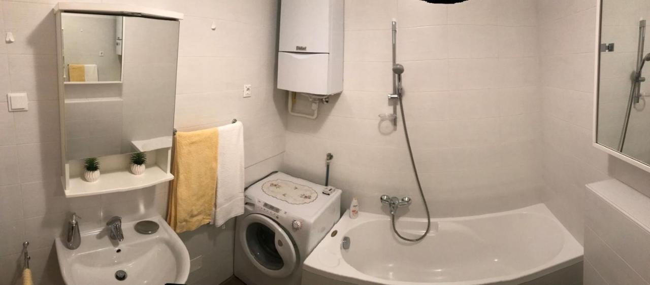 Apartment Angela With Private Garage Slot بولا المظهر الخارجي الصورة